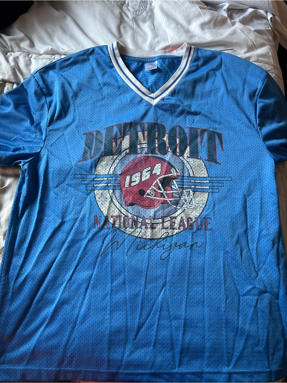 Detroit Graphic V-Neck Unisex Shirt - Blue